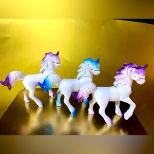 UNICORN VTG 80’s BUNDLE OF 3 MYSTICAL UNICORNS SOLID PVC/VINYL TYPE 4.25”x5.25”